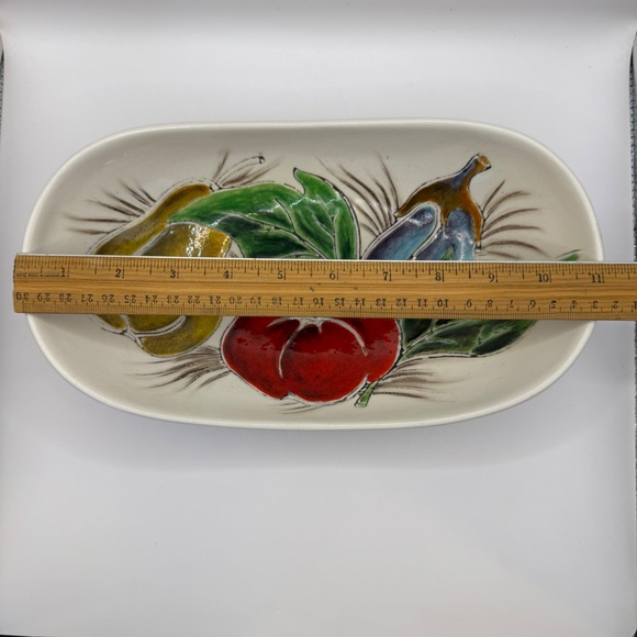 Vintage Piemmepi Italian majolica ceramic oval vegetable themed serving bowl. - Picture 4 of 9